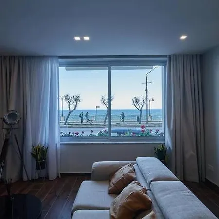 Brand New Seafront Maisonette * 슬리에마