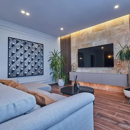 度假居 Brand New Seafront Maisonette *